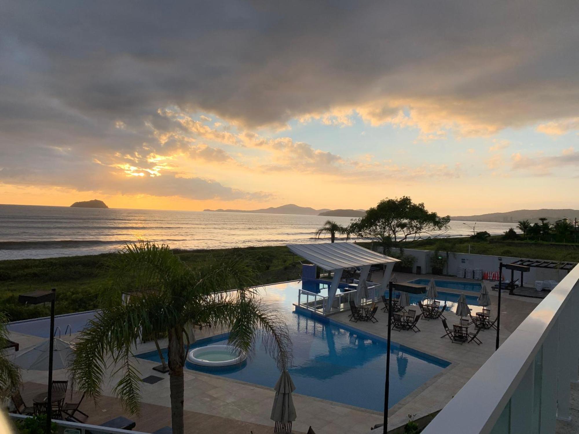 Bali Beach Home Club Rogga Beira Mar - Balneario Piçarras Екстериор снимка